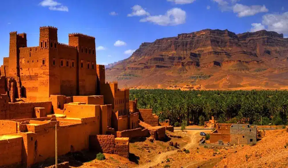circuit atlas désert et atlantique, visite d'une Kasbah berbère en terre ocre