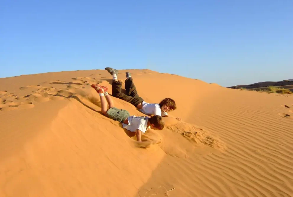 family-trek-desert-draa-valley family trek in the Drâa Desert, Morocco