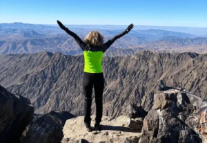 ascension du sommet du toubkal pendant le trek