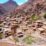 villages berbères traditionnels dans le massif du toubkal