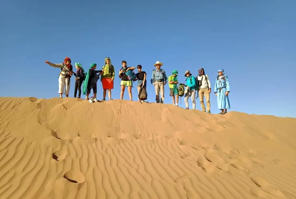 trek-familles-desert-maroc trek d'une grande famille dans le désert du Maroc