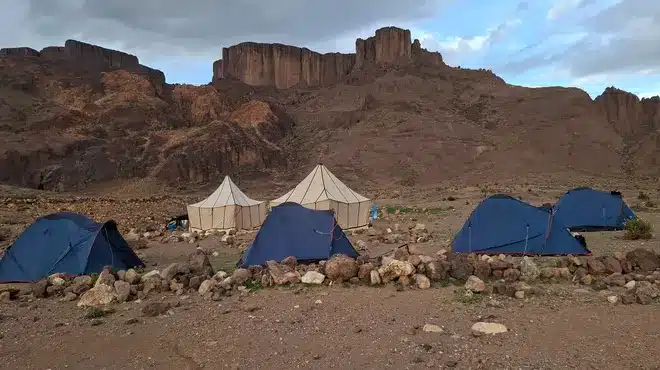 type de bivouac en montagne au Maroc