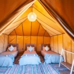 tente bivouac de luxe mobile dans l'atlas